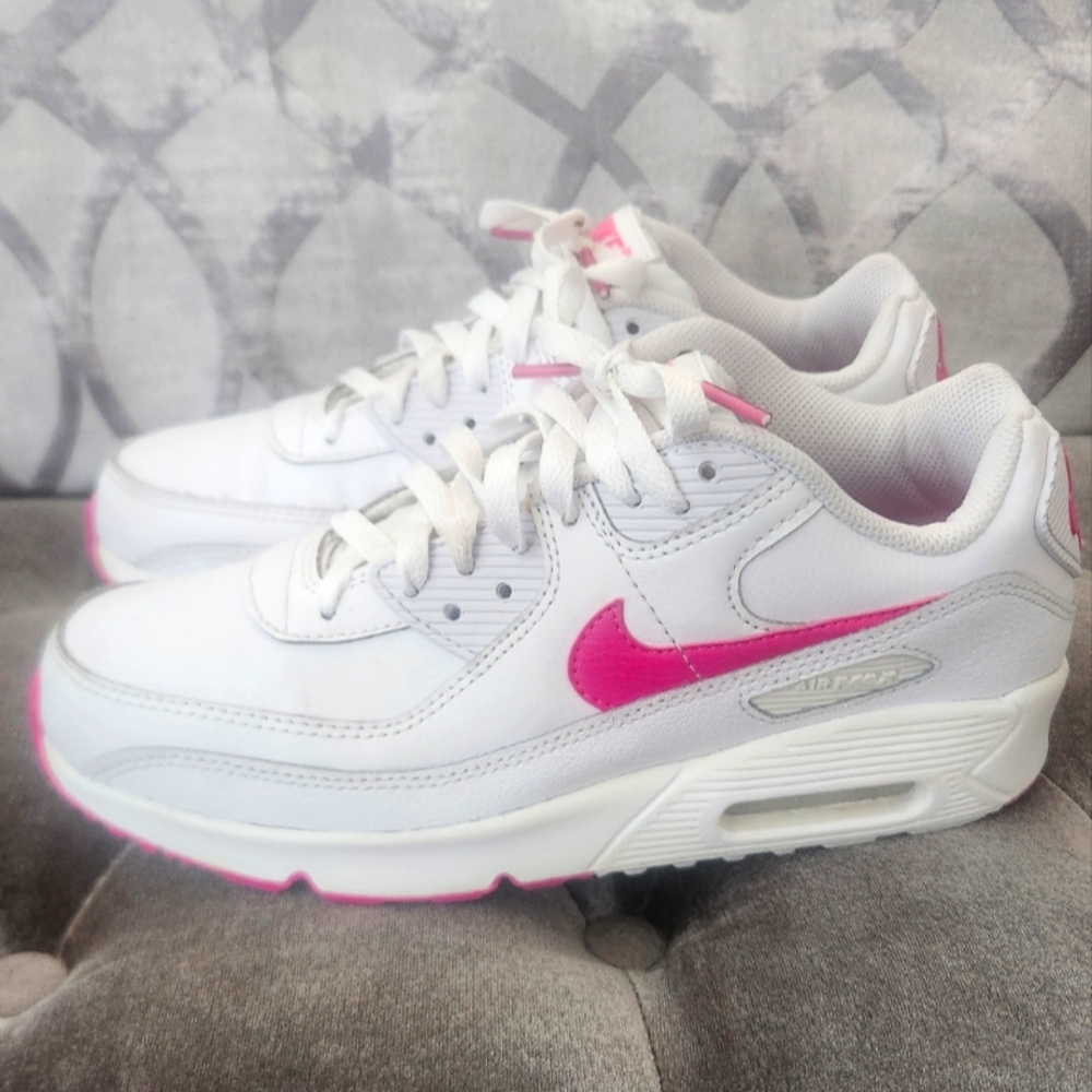 Nike Women's White and Pink Air Max Sneakers